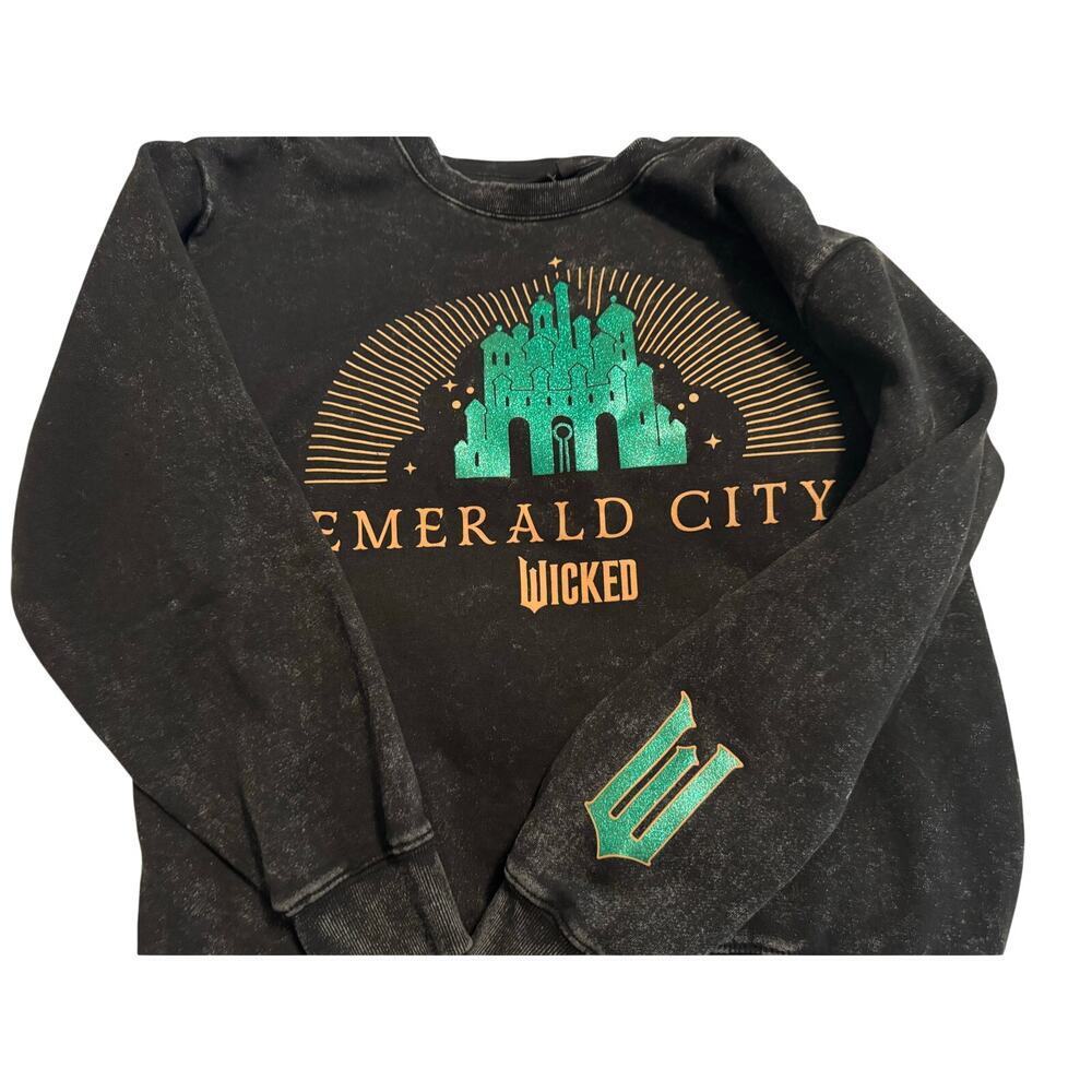 Rare Universal Studios Official Theme Park Wicked Emerald City Sweatshirt NWT